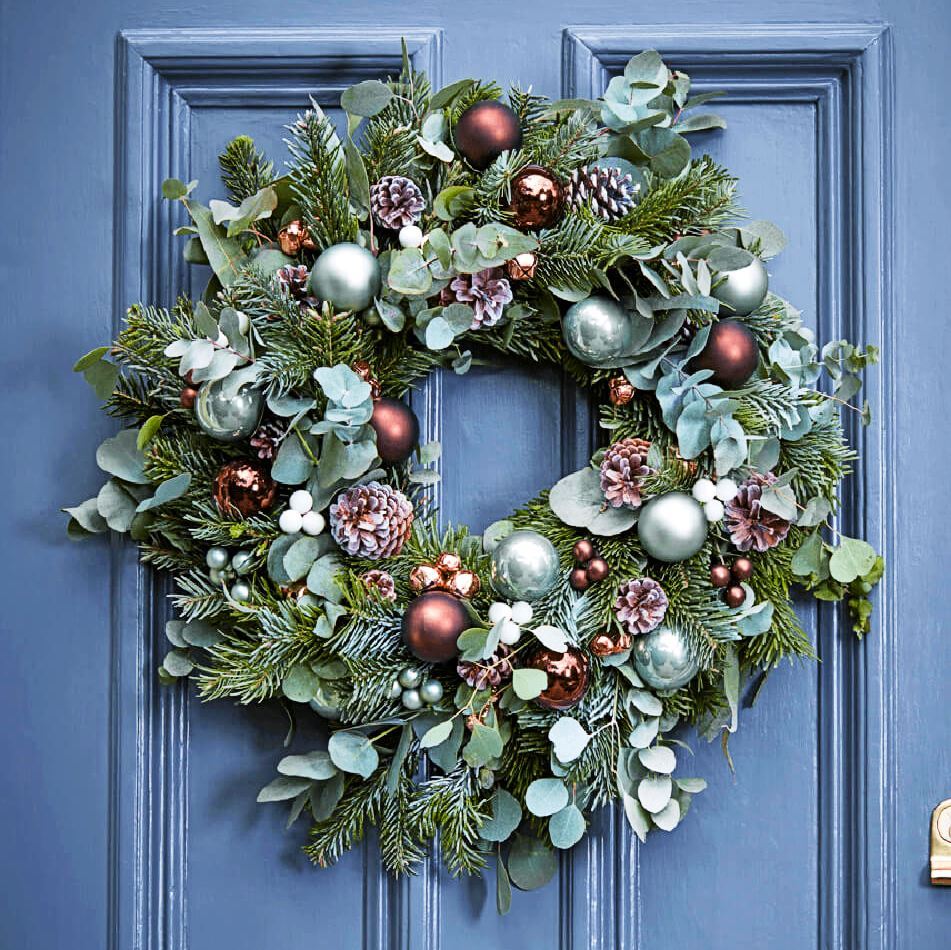 　Decorated Christmas Wreath Christmas holiday wreath with norman, thuja, eucalypthus and