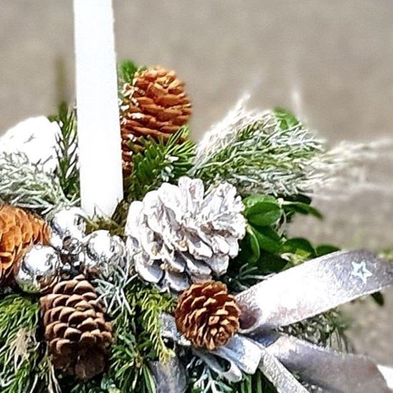 Picture of Tall Christmas candle arrangement in beautiful tall vase