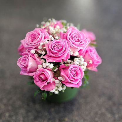 Picture of Rose arrangement, oasis, floral foam